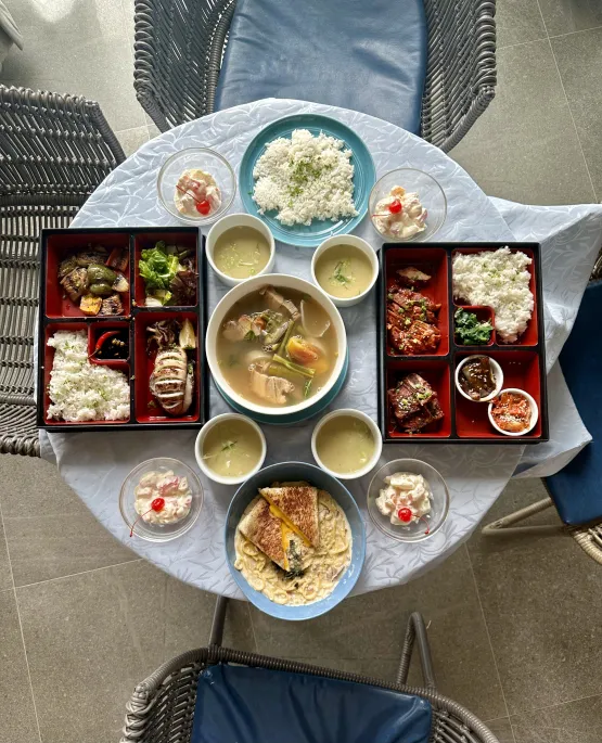 Vivere Azure Menu - Lunch