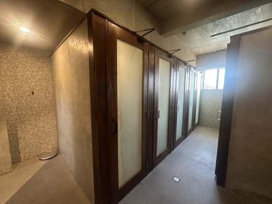 Shorebreak Hostel Public bath