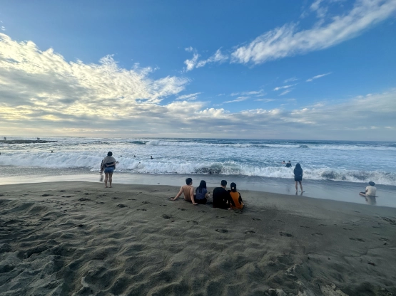 Shorebreak Hostel shore