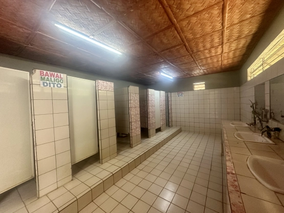 Mangrove Resort Hotel - Public toilet
