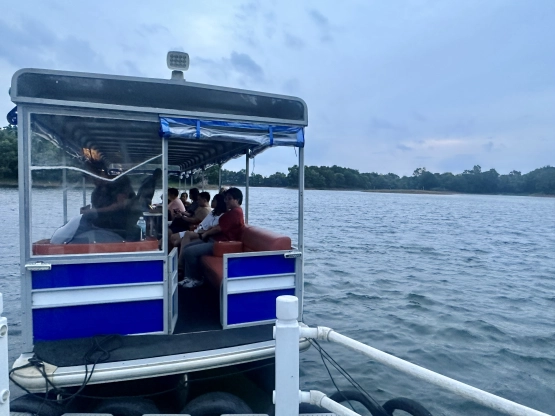Sofia's Lake - Boat ride at night