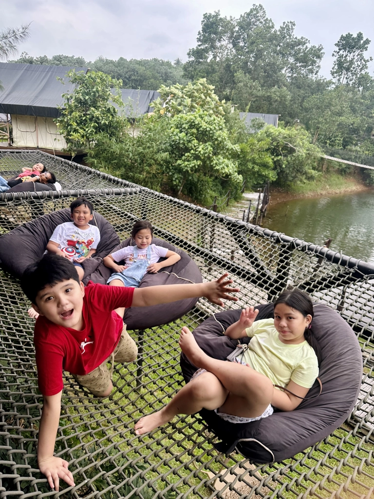 Sofia's Lake - Net Lounge