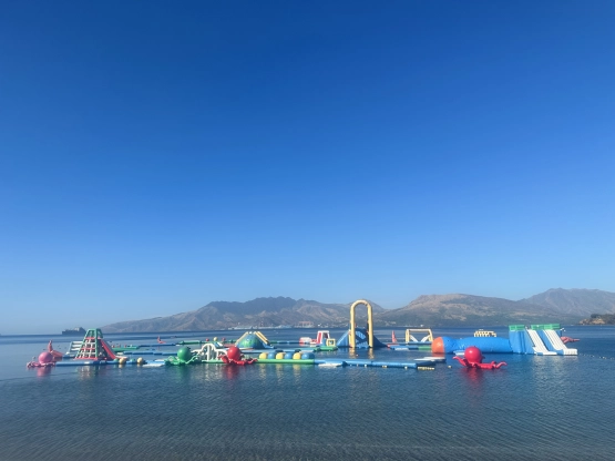 Inflatable Island Beach Club - Inflatable playground