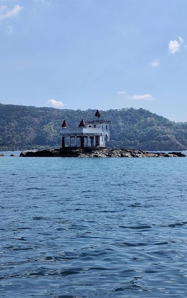 Mangrove Resort Hotel - Abandoned castle