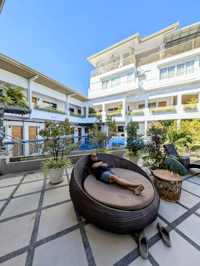 Mangrove Resort Hotel - Pool side